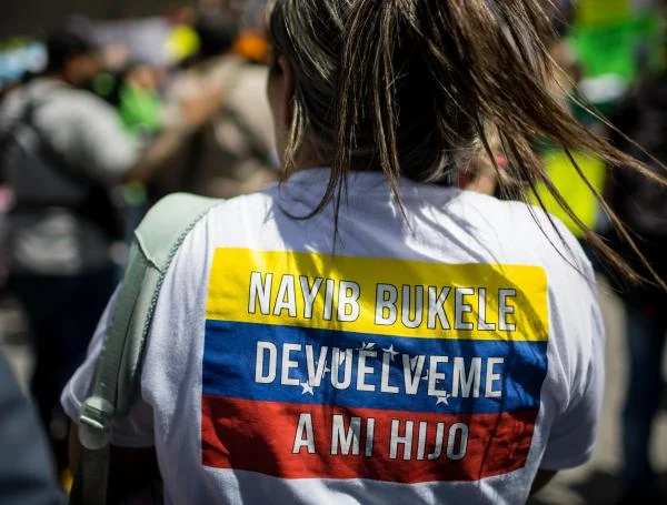 Image for Un canje entre mafiosos, no un acto de justicia